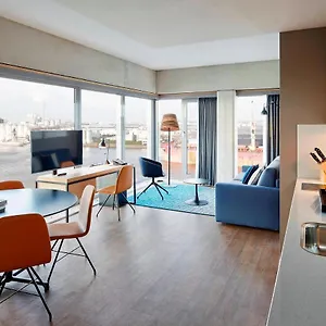 Hotel By Marriott Houthavens